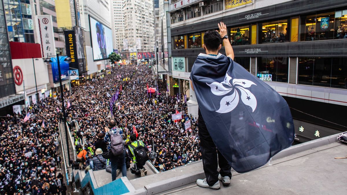 V Hongkongu začaly volby „jen pro patrioty“. Před zahájením se zatýkalo